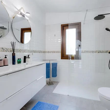 Casa Nini - 6 Com Ac E A 100 M Da Monica Isabel