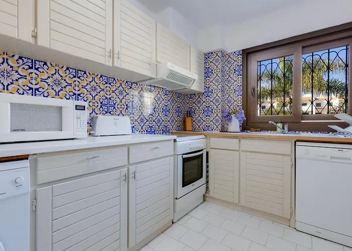 Casa Nini - 6 Com Ac E A 100 M Da Monica Isabel *