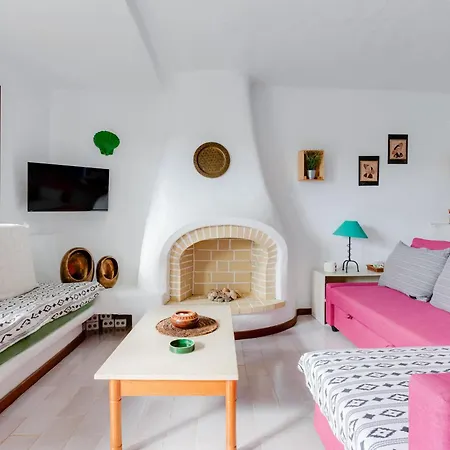 Casa Nini - 6 Com Ac E A 100 M Da Monica Isabel Апартаменты