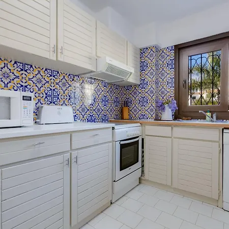 Casa Nini - 6 Com Ac E A 100 M Da Monica Isabel *