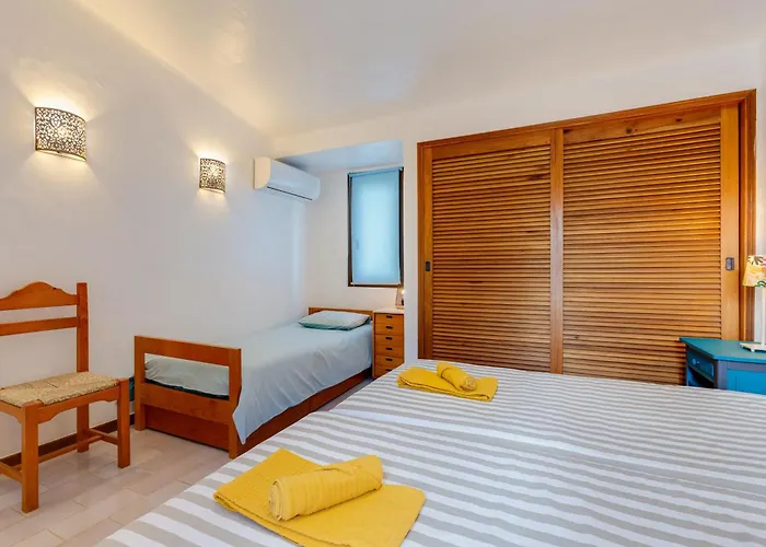 Casa Nini - 6 Com Ac E A 100 M Da Monica Isabel 알부페이라