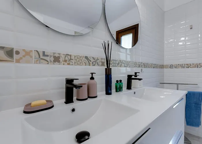 Casa Nini - 6 Com Ac E A 100 M Da Monica Isabel Appartement